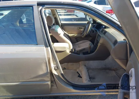 1999 Toyota Camry Le z USA, uszkodzony, nr VIN 4T1BG22K3XU442591